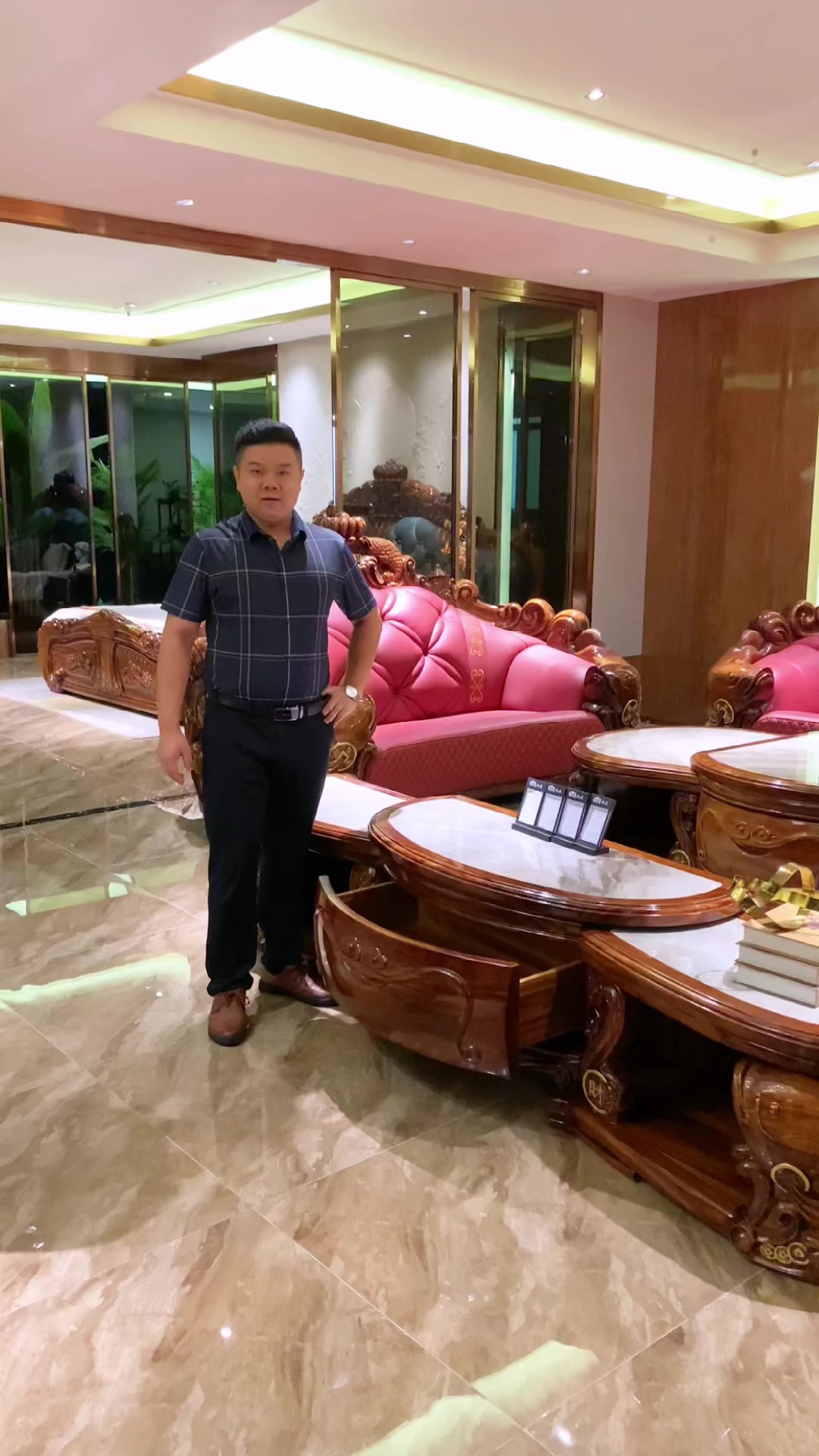 奢华大气的年年有鱼,红火又吉祥,稳重大方的设计,豪华上档次!