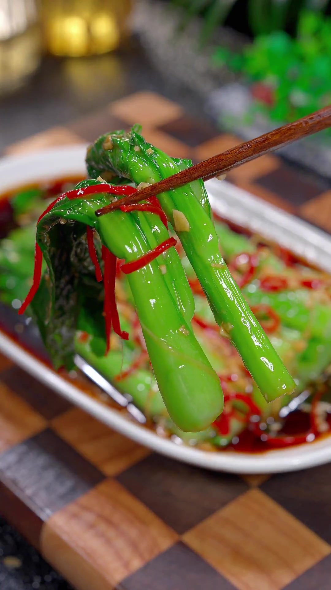 为什么广东茶餐厅的白灼菜心那么翠绿又好吃呢?关键是这一步。白灼菜心 白灼汁 粤菜