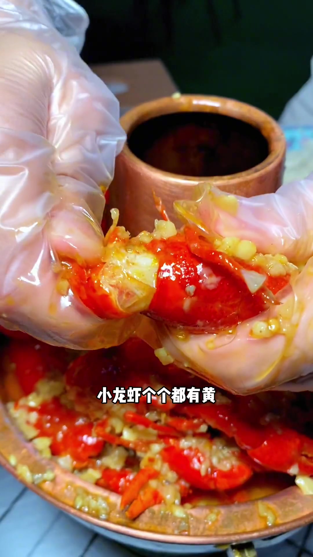 在香蜜湖畔喝着啤酒吃着小龙虾,简直不要太爽了,湖畔的露营风也太适合约会了吧,你想带谁一起来