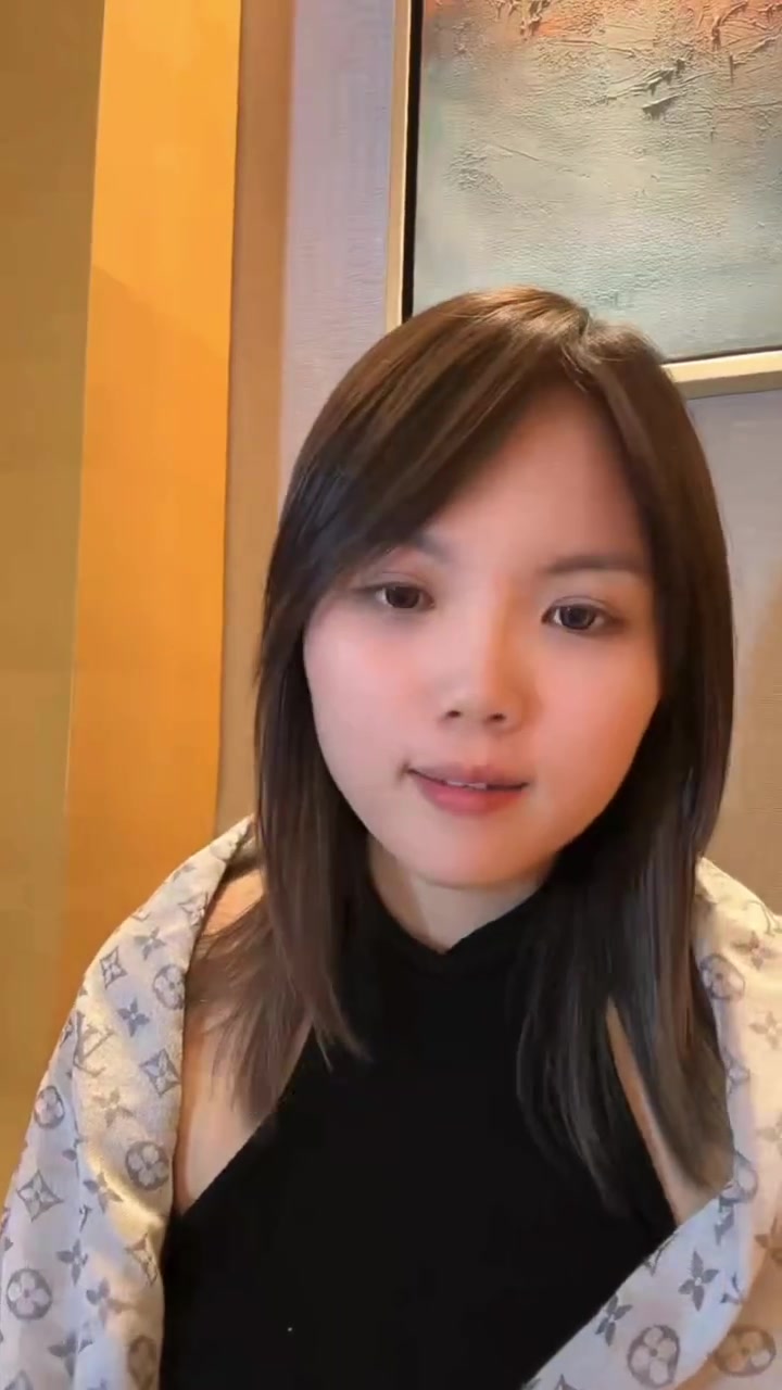 奶茶妹妹 手捧一杯奶茶出道,章泽天凭什么长红