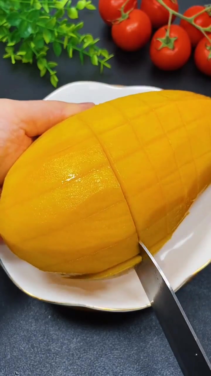 烧仙草 芋圆 白凉粉 龟苓膏 双皮奶 学会了这个龟苓膏,再也不用出去买了。在家就可以做出这