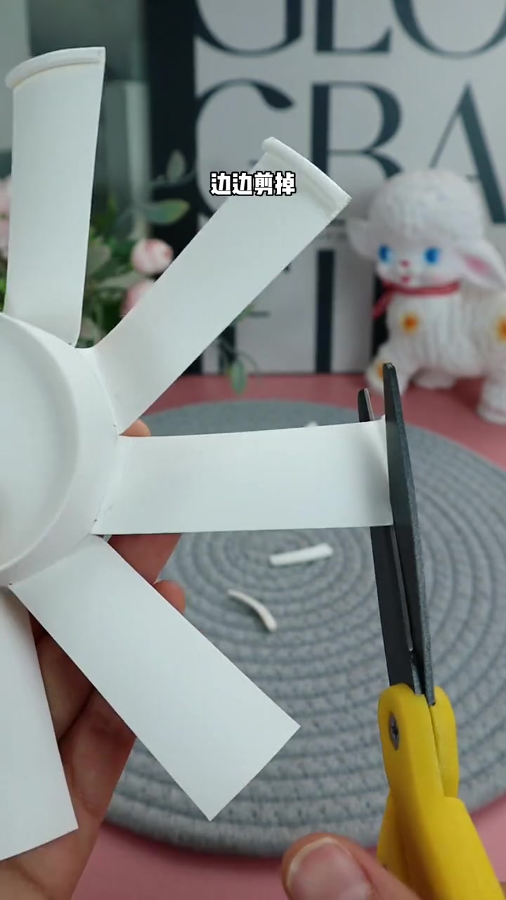 一次性纸杯制作会飞的竹蜻蜓 手工diy 纸杯手工