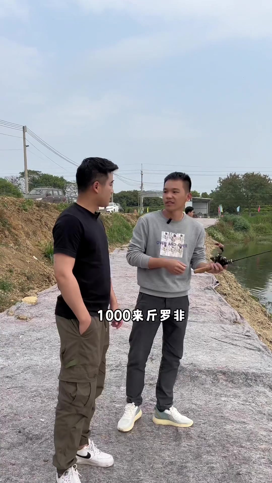 铁铺居然有一个这么大的垂钓场,而且里面鱼的品种和鱼量真的好多,赶紧艾特你喜欢钓鱼的朋友一起