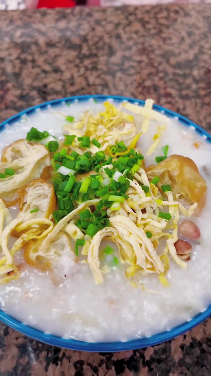 梧州人也太幸福了吧,一口干炒牛河,一口艇仔粥,这是什么神仙吃法