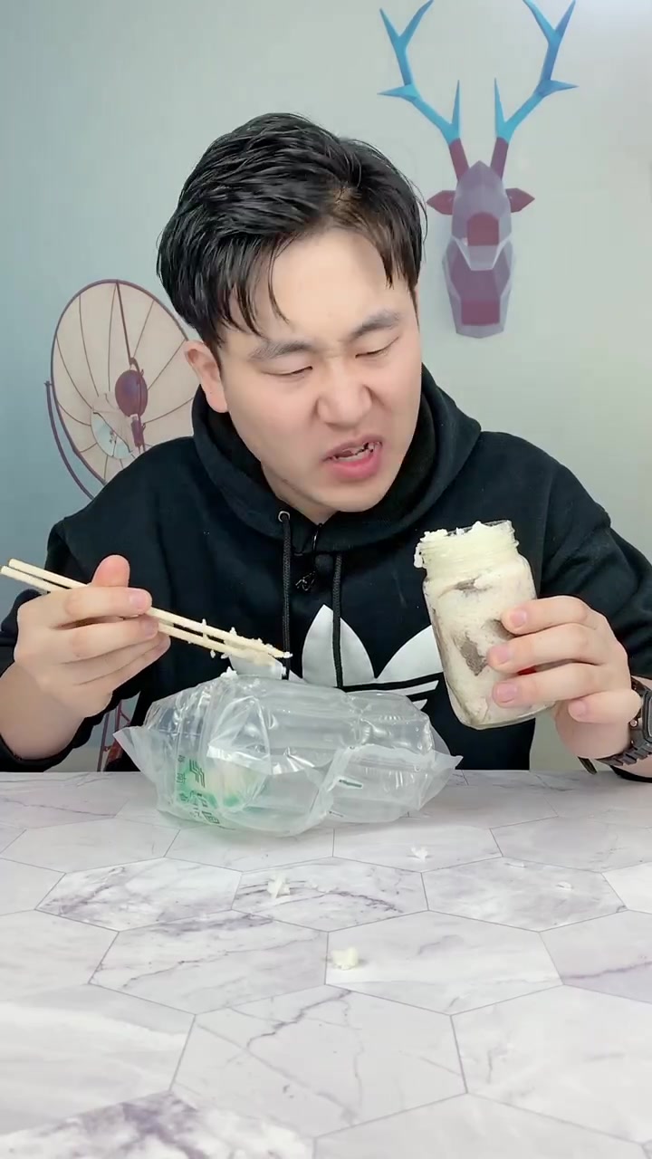 《国产版鲱鱼罐头》