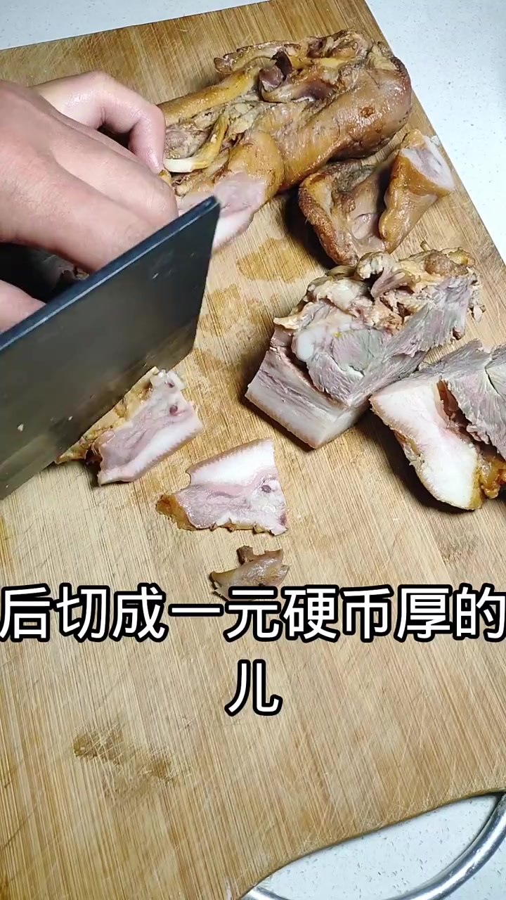 黄瓜拌猪头肉在家这样做鲜香又不腻