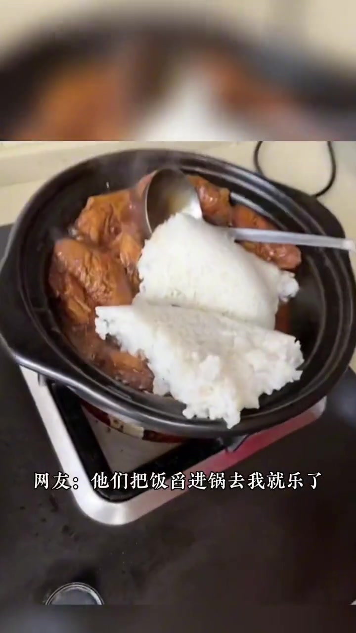 8月23日 河南 宝妈晒出两位儿子做饭的场景 直呼:慢一点就没我的份