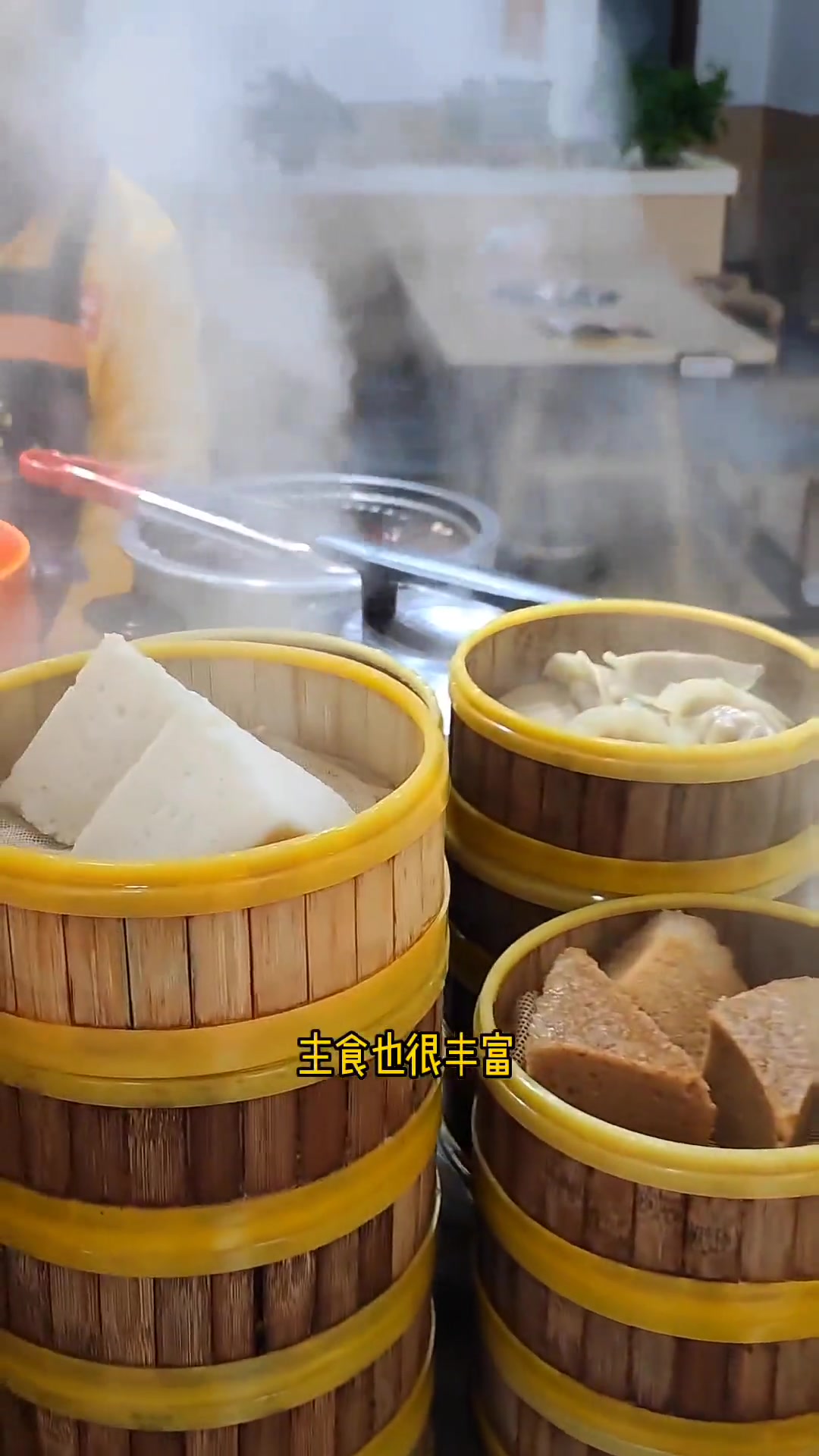 广水六小六豆花鱼自助火锅,88元藤椒鱼双人套餐,七种锅底可以选择,锅底加了新鲜豆花和无骨清