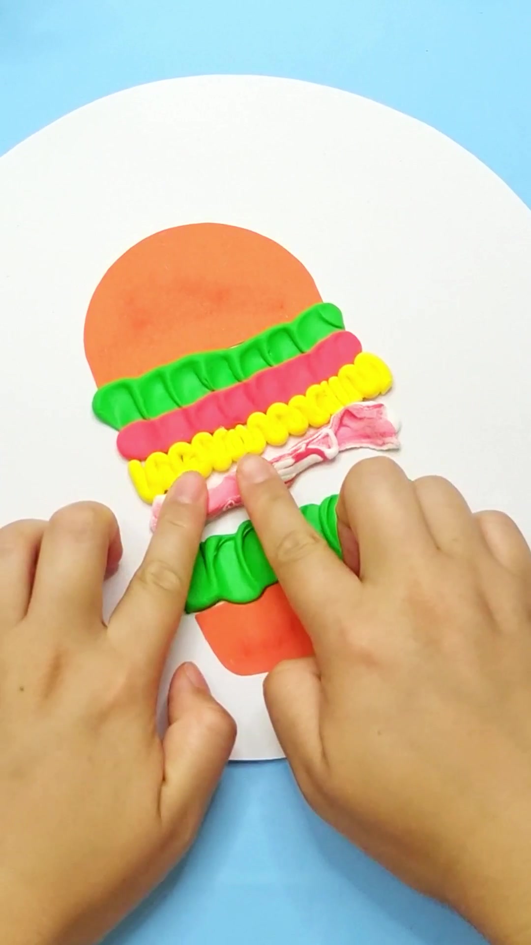 小朋友喜欢的巨无霸汉堡,加上小薯条