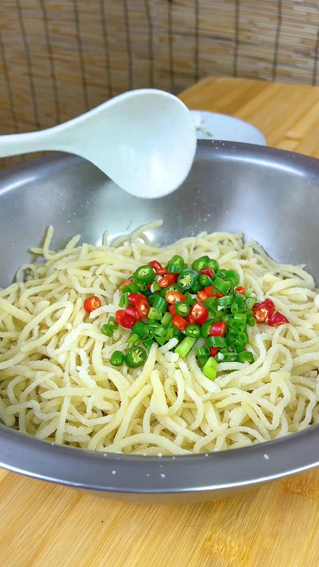 粉蒸土豆丝了解一下 蒸土豆丝 美食 家的味道 我给祖国比个心 简单方便