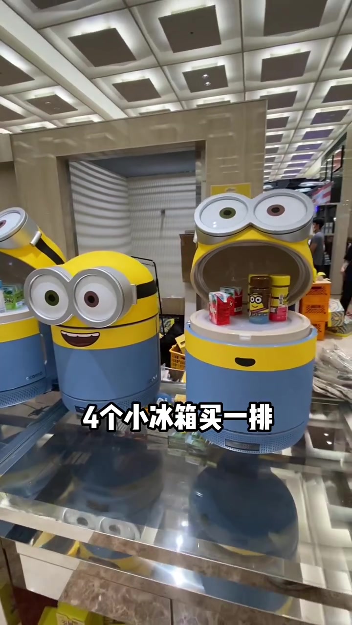 小黄人也能贴纸咕小卡?大家都看了新的小黄人电影嘛!里面的鲍勃小熊太可爱啦!