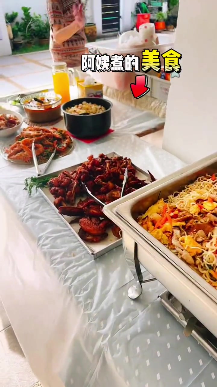 又是参加小朋友派对的一天,最近很多小朋友生日,下个月轮到我的宝贝了~他们都健康快乐!海外生