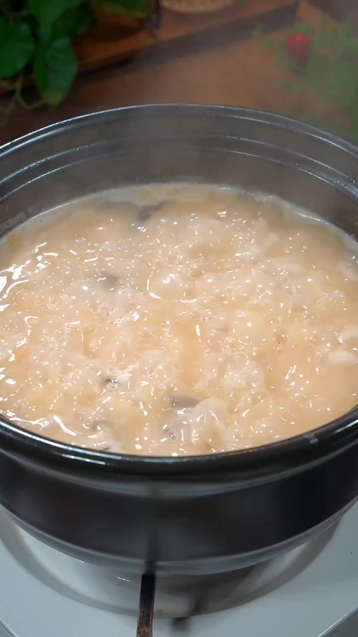 掌握这几点技巧,在家也能做出广东经典海鲜砂锅粥,做法简单又好吃