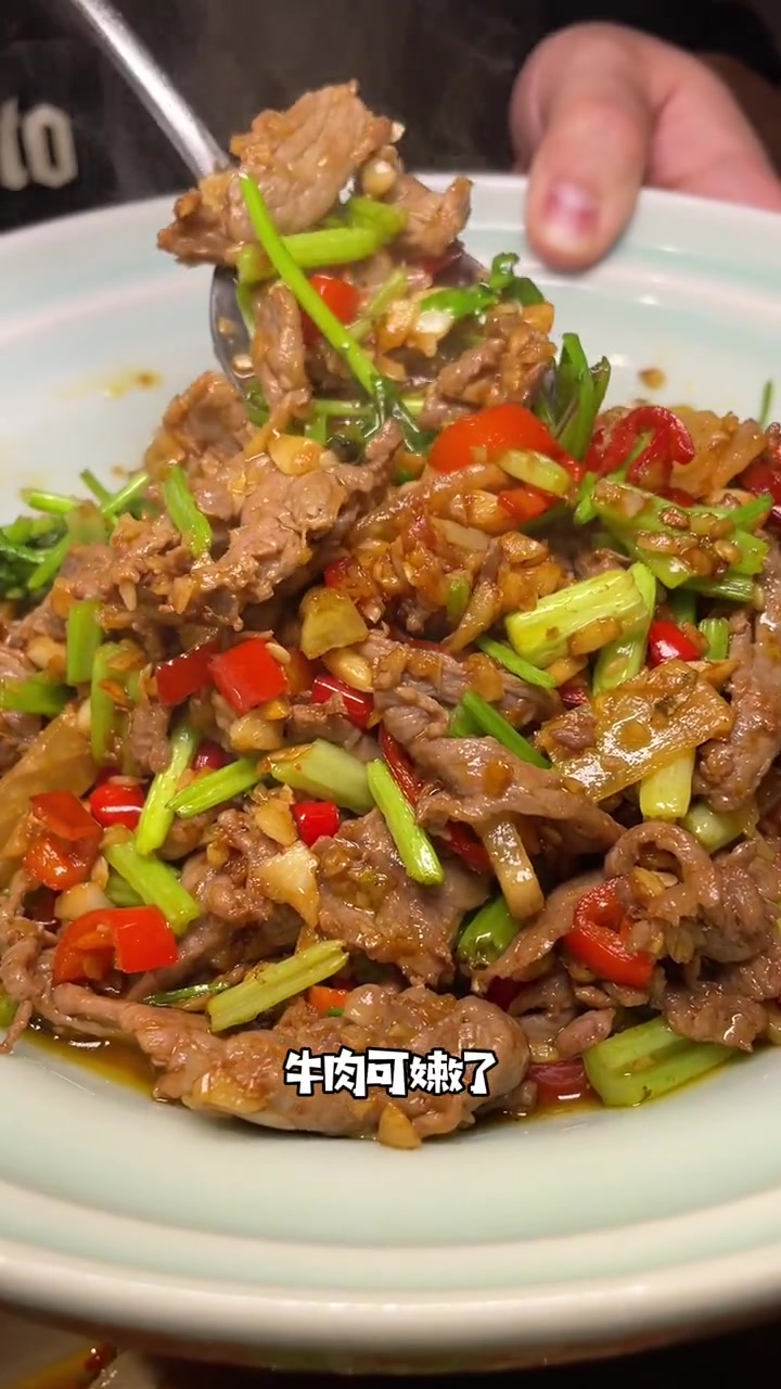 158吃五菜一主食还有一份剁椒鱼头 春日好食光 特色菜 正宗湘菜馆推荐 夏日美食推荐官 夏