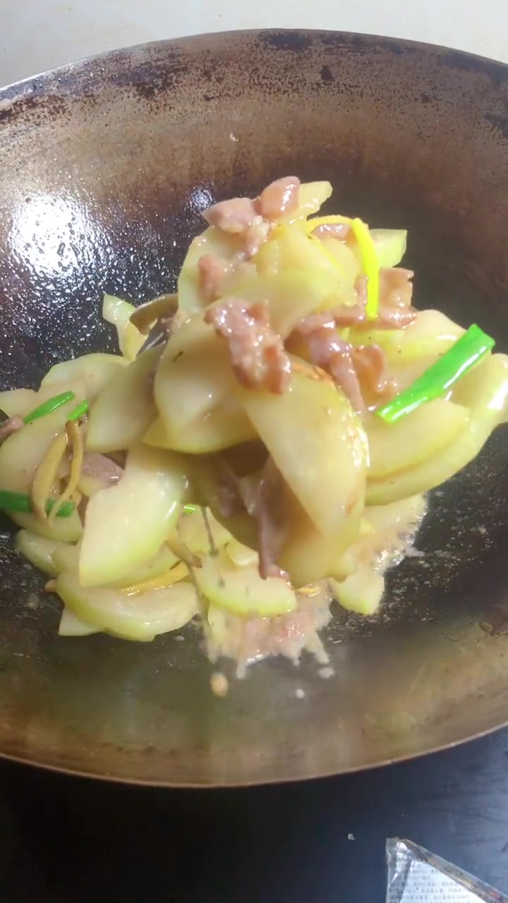 毛瓜炒肉很家常小菜,低成本高营养,我家孩子最爱吃,吃出健康幸福生活!简单美味家常菜做法 一