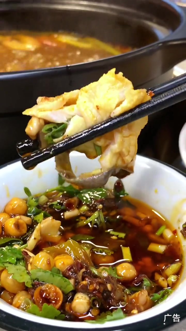 7种口味的暖胃汤锅,总有一款对你胃口～大邑山珍排骨 野生菌火锅 大邑探店 巴适得很 冬阴功