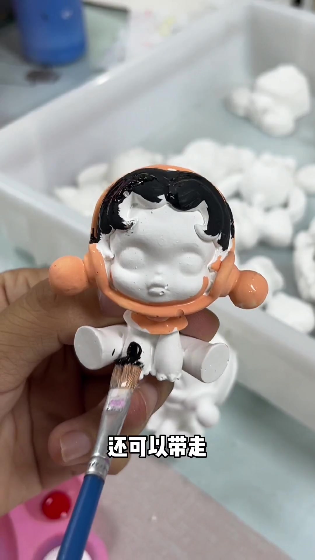 石膏娃娃 也太解压了吧!9.9可以涂两个!还可以装框带回家,泡泡玛特 那么贵,我选择自己涂