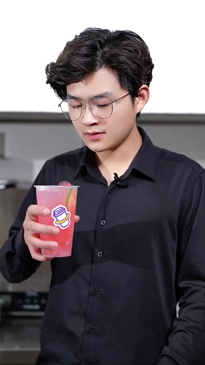 玫瑰和荔枝真是绝配啊,一定要试一试!夏日午后下午茶安排一下!