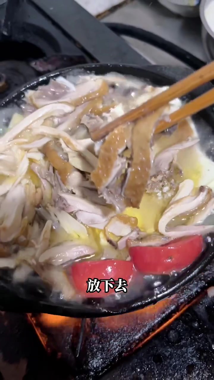 卤鸡米线的新款打开方式,这种配置才爽嘛