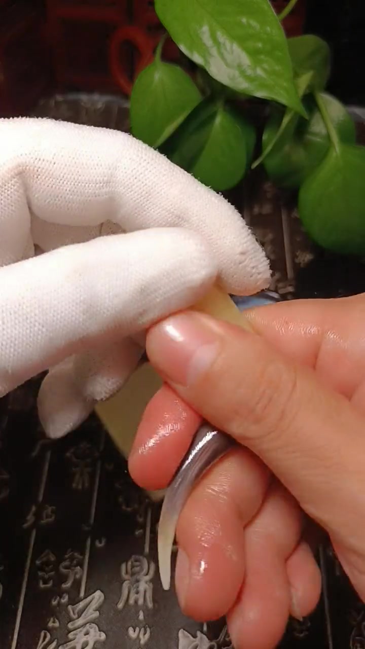 文玩鸡爪骨怎么盘玩?文玩鸡爪骨怎么盘 鸡爪骨如何保养 文玩鸡爪骨盘玩方法 文玩鸡爪骨玉化 