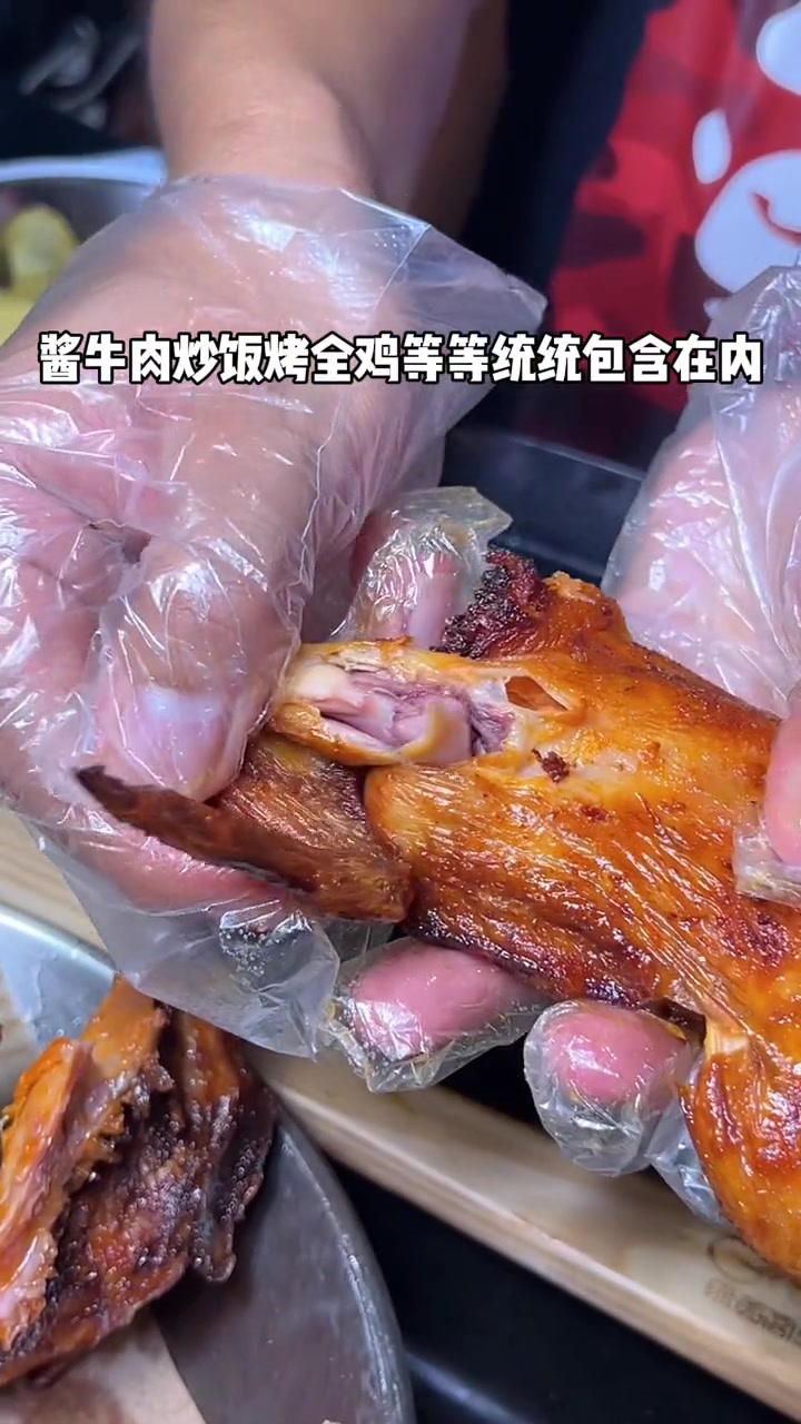 马上开学了,开学前的狂欢就来外滩绿茵阁!美食推荐 开学季 西餐厅 牛排 披萨 广告