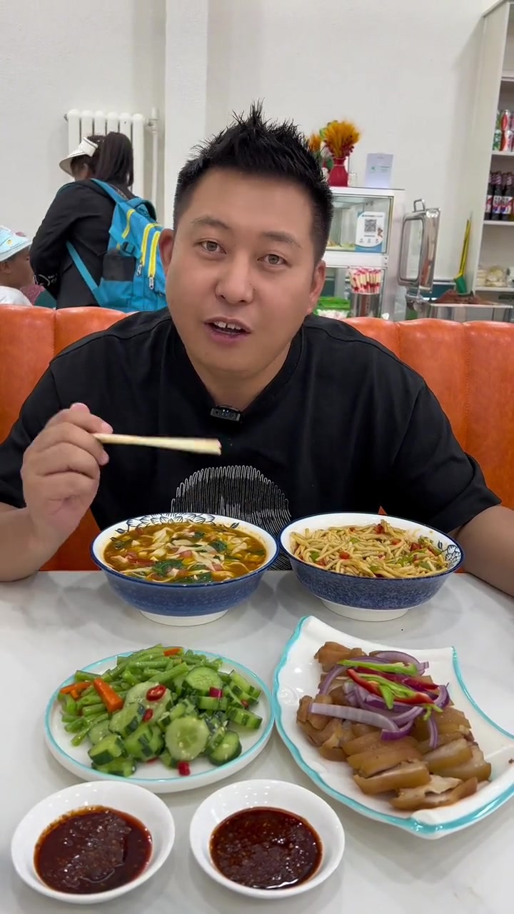 城南李面请卤肉面馆,各种手工面9.9一份,双人卤肉+面食只要39.9!这一碗好过瘾 地方特