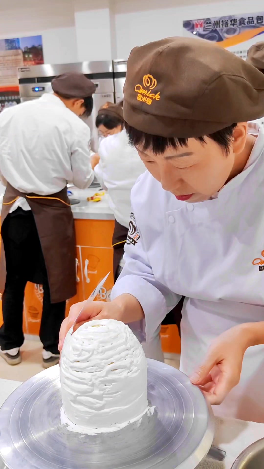 芭比娃娃生日蛋糕