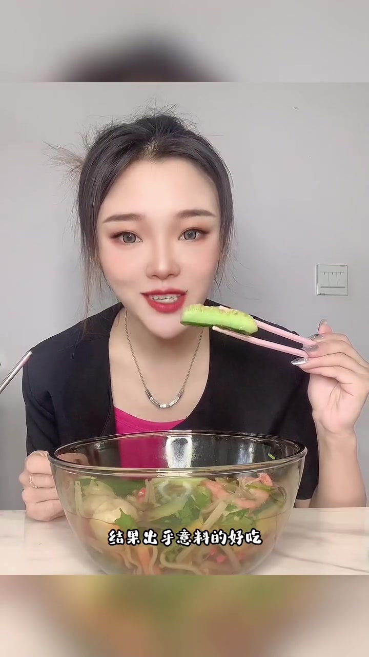 这样的晚餐好满足哟!减脂餐 减肥的人晚上都在吃什么 这一碗好过瘾