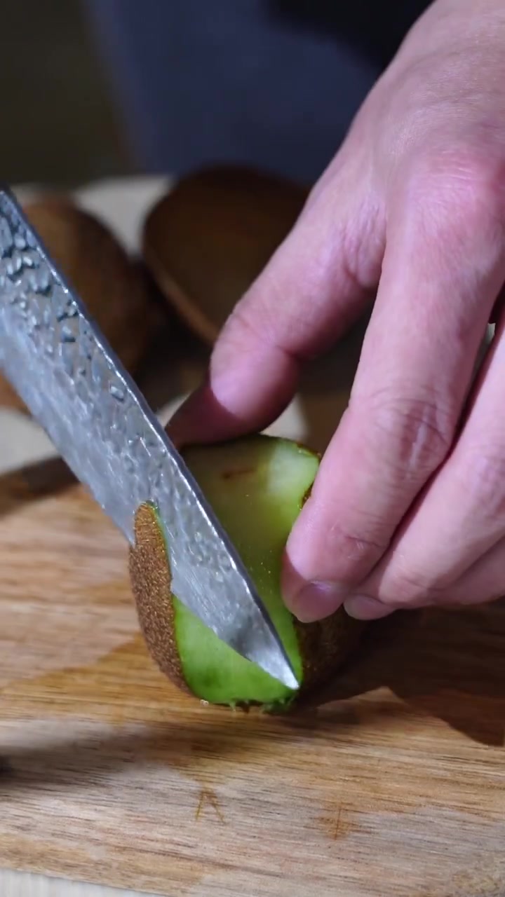 多肉奇异果 尽享初夏里的“奇遇记” 超清新的绿色,一瞬间来到了夏天 快快锁住这杯清爽届新宠