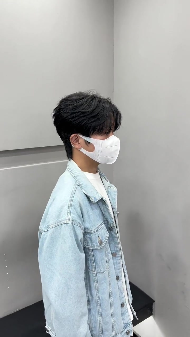 少年感的男士发型这样弄,清爽帅气,酷感十足 深圳佲剪世家 深圳男士烫发 深圳男士发型设计 