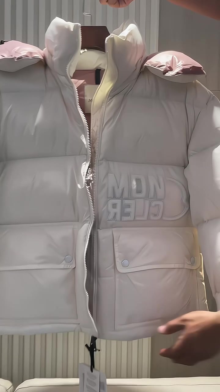蒙口女士短款羽绒服,款式轻盈舒适又保暖