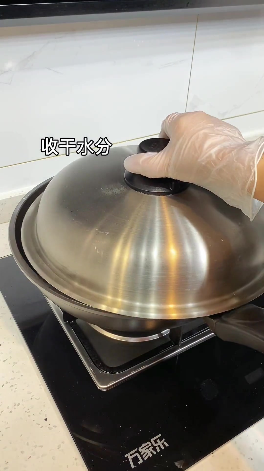小学生的15分钟早餐,核桃花生露加牛奶真的超级好喝,搭配鸡蛋煎饺一上午都元气满满。破壁机食