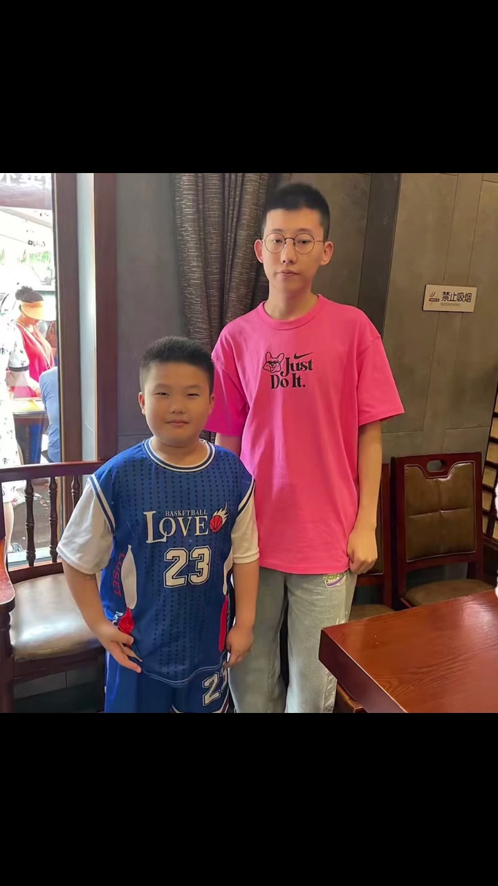 鲤鱼遇见粉丝的图片