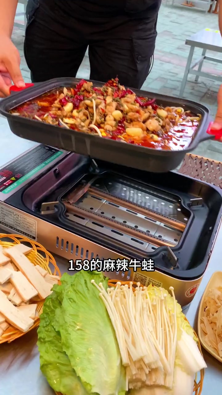 张店炒鸡推荐,花蛤和炒鸡搭配真的是又鲜又香 蛤蜊鸡 附近美食 特色炒鸡 牛蛙 麻辣牛蛙