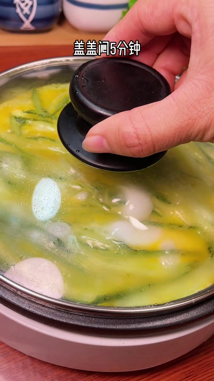 黄瓜鸡蛋饼,简单好做又营养,黄瓜也可换成其他蔬菜