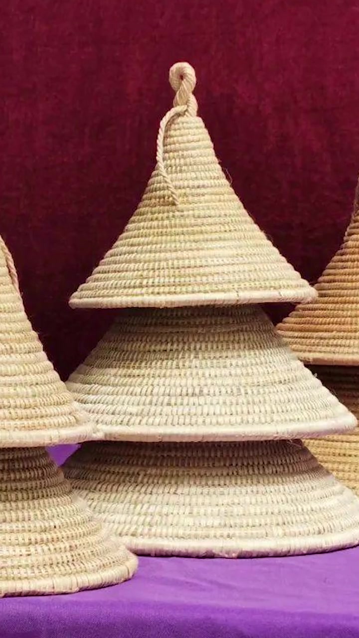 这一锅鱼把抚仙湖空运到了北京 奶白浓郁的鱼汤,细嫩Q弹的鱼肉,从云南空运到北京的蒸汽石锅鱼