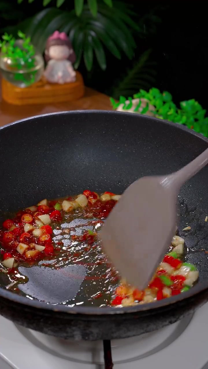 这是我家一周要吃八次的下饭菜,汤汁用来拌米饭真的很好吃。豆腐皮新做法 下饭菜
