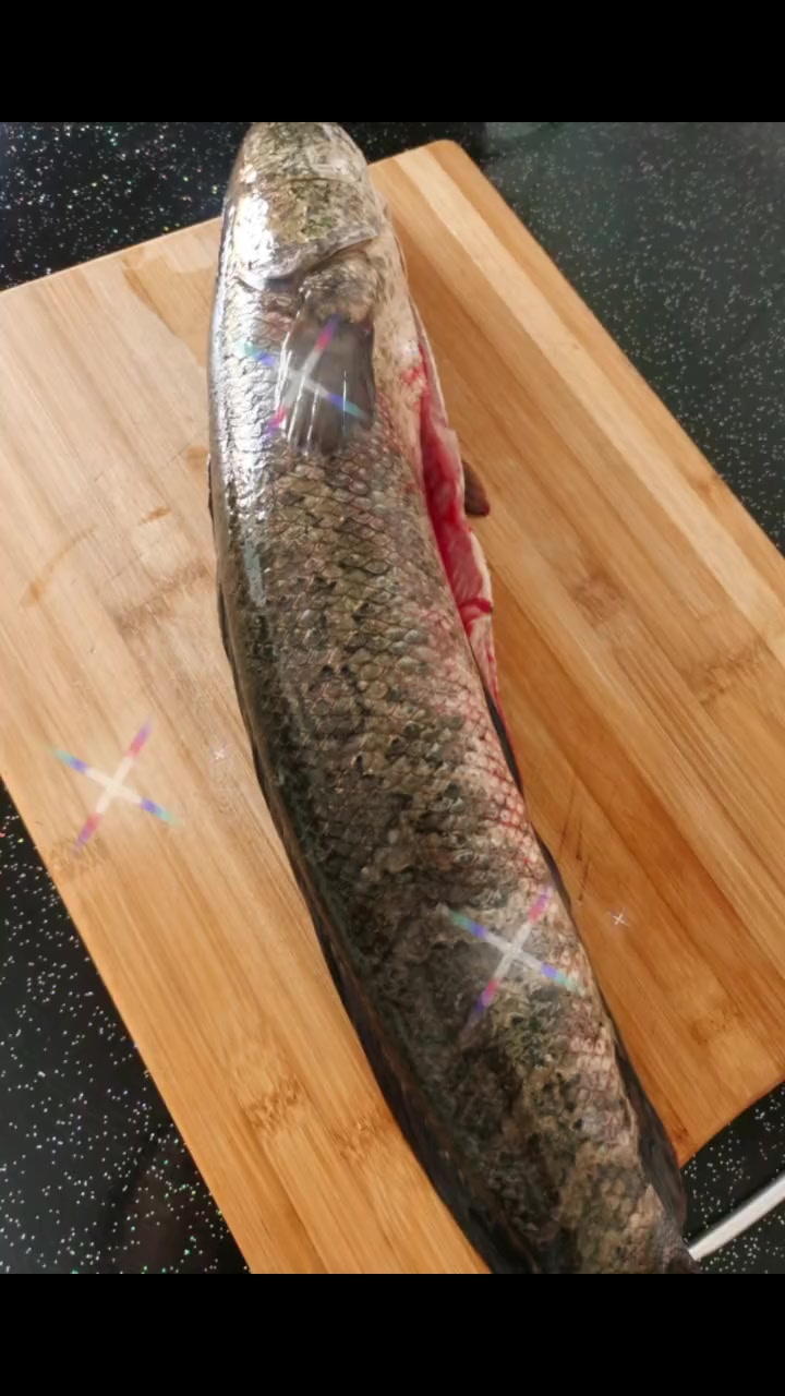 一鱼两吃,水煮鱼又滑又嫩,炸鱼块,配上芥末沙拉酱,儿子一顿都吃了说真香