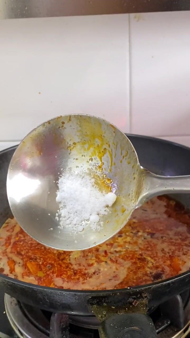 隔壁小媳妇又送来好吃的了,说吃啥补啥,麻辣鲜香的《水煮牛肉丸》