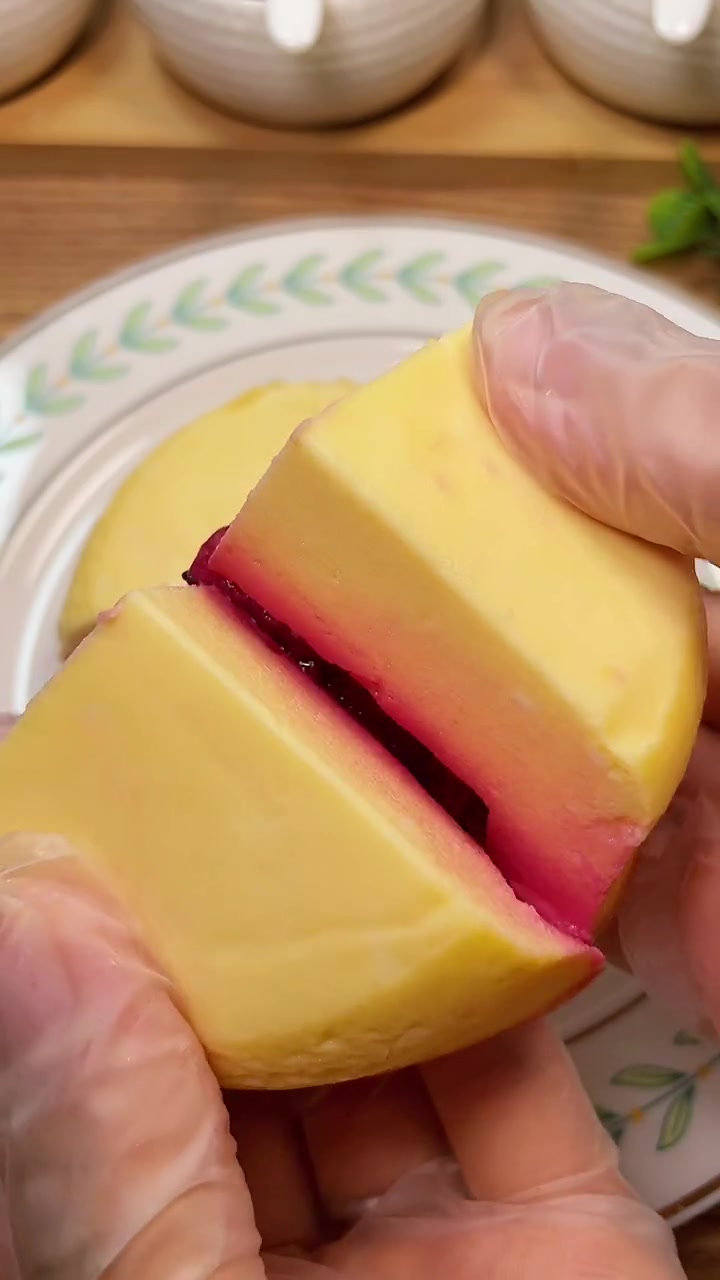 蛋糕店的夹心蛋糕也能轻松搞定,关键热量低了好多,好看好吃还不用担心长胖