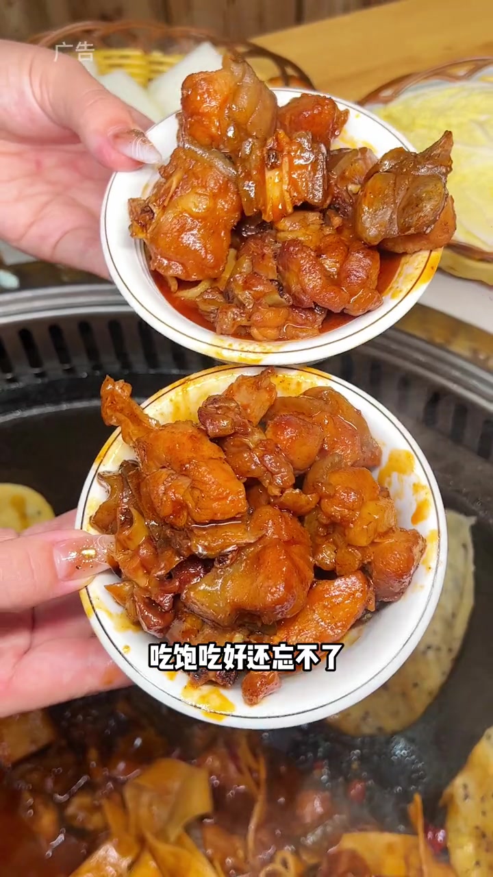 这鳄鱼肉到底是什么味道啊?人均几十带你们感受一下!快来一起尝个鲜 铁锅炖嘎嘎香 同城好店推