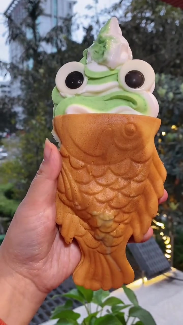 我竟然在这家火锅里吃到ins上爆火的鲷鱼烧冰淇淋!