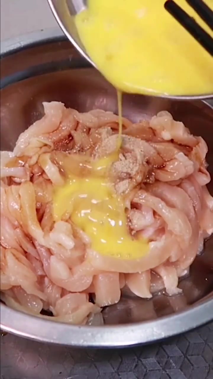 您知道米线怎么做才好吃吗?米线炒鸡丝一顿你得吃三碗!美食 美食趣胃计划