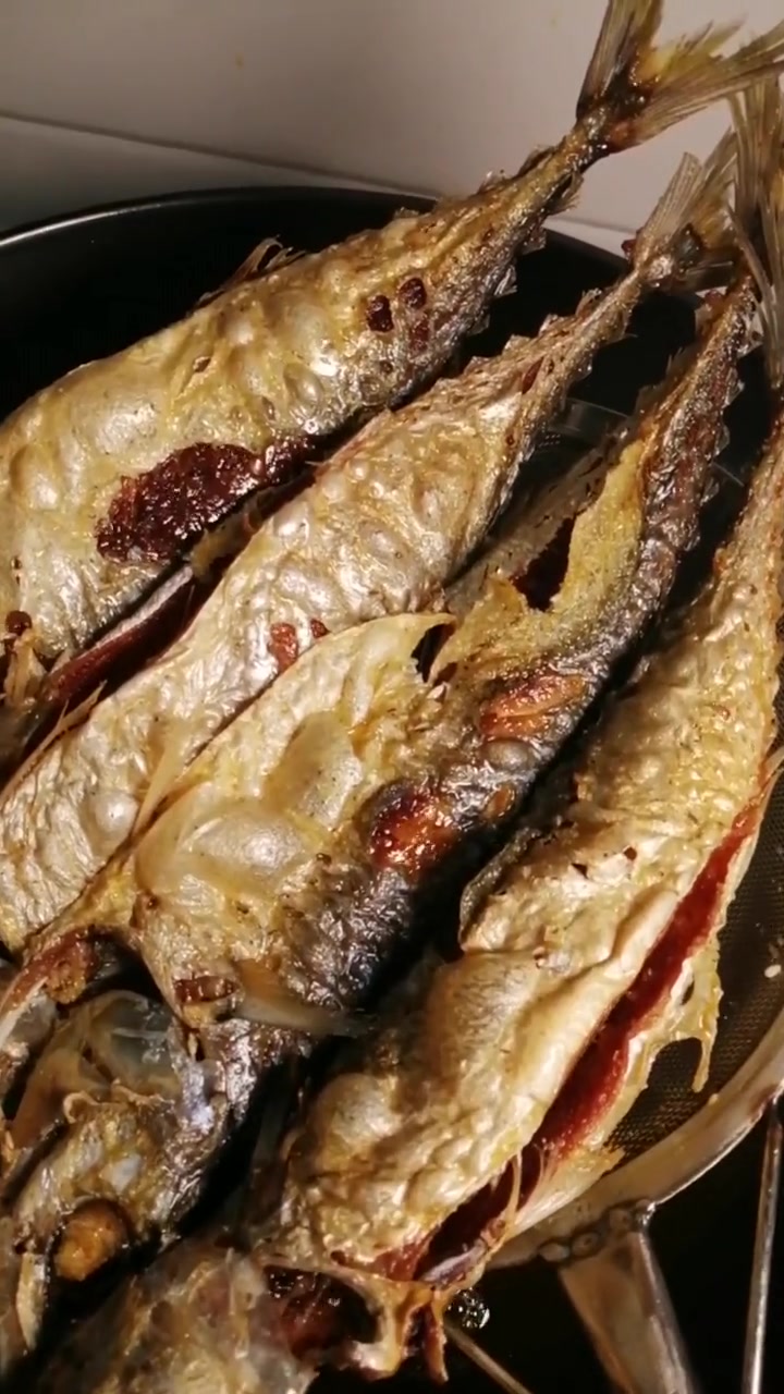 教你在家制作《五香鱼罐头》有喜欢的老铁快影