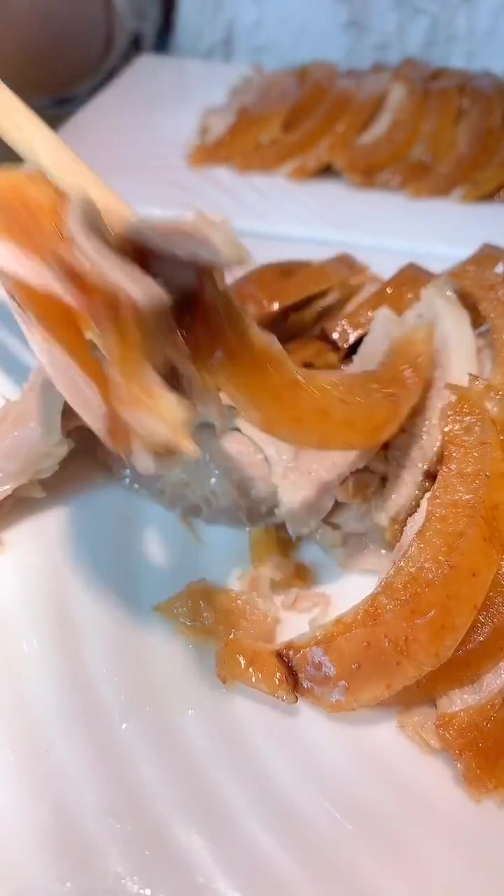 金海岸烤鸭酥不腻 在凌海也可以吃到正宗的烤鸭了。