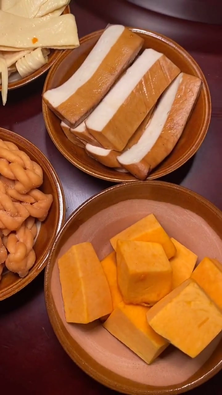 南坪也有甜品MF的小碗菜火锅了!店名:李耿直老火锅(南坪店) 地址:重庆市南岸区南坪万达广