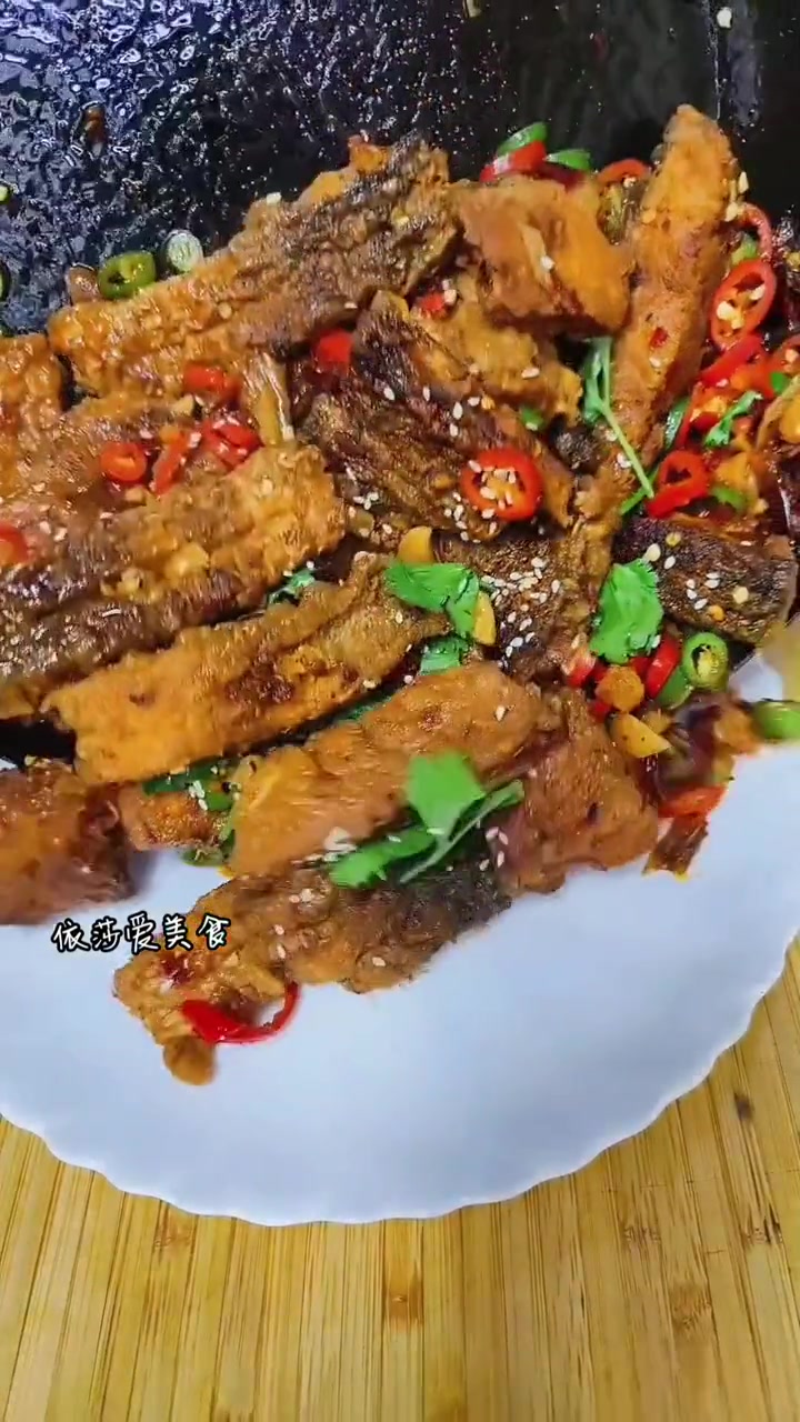 这样做的麻辣红烧鱼块一个人能吃一条 麻辣红烧鱼 红烧鱼块家常做法 妈呀太香了
