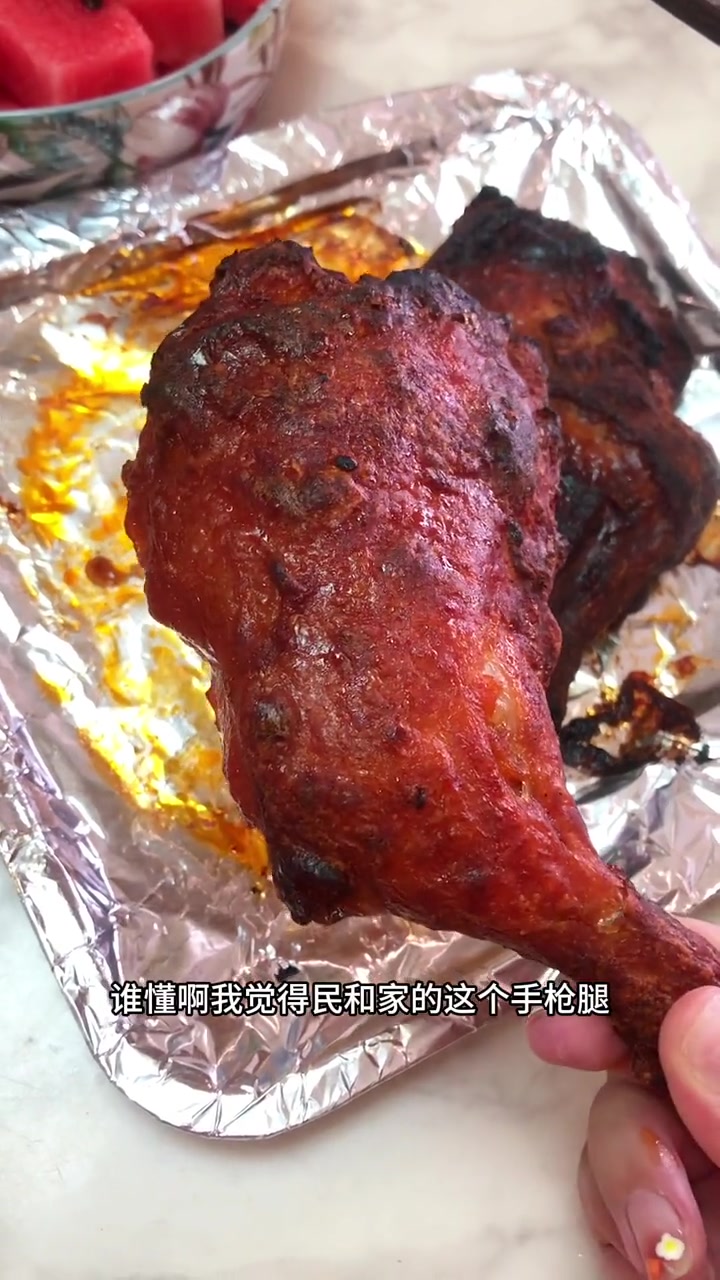 空气炸锅或烤箱180度20分钟,鸡皮朝上,就能烤出绝美大脆皮了,外脆里嫩还爆汁哦!大吉大利