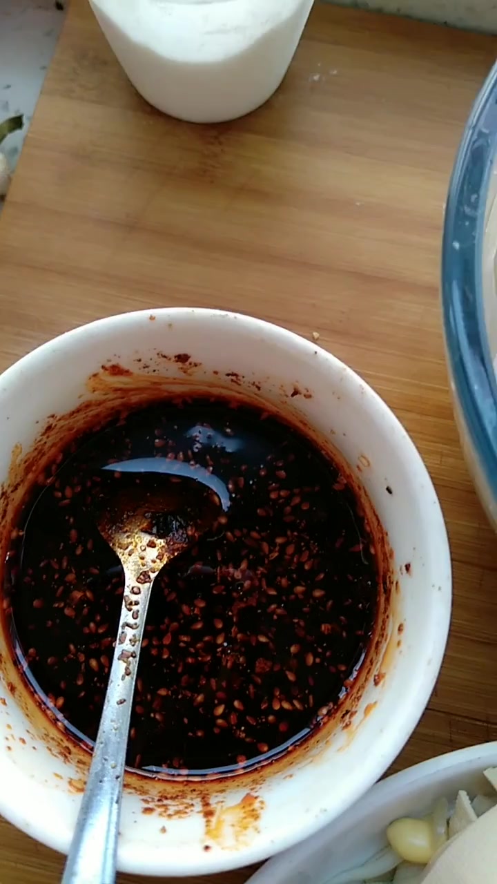 谢谢家人关注,我做的都是家常菜,喜欢吃的可以试一下,现在是非常时期,请不要出门家里有什么就
