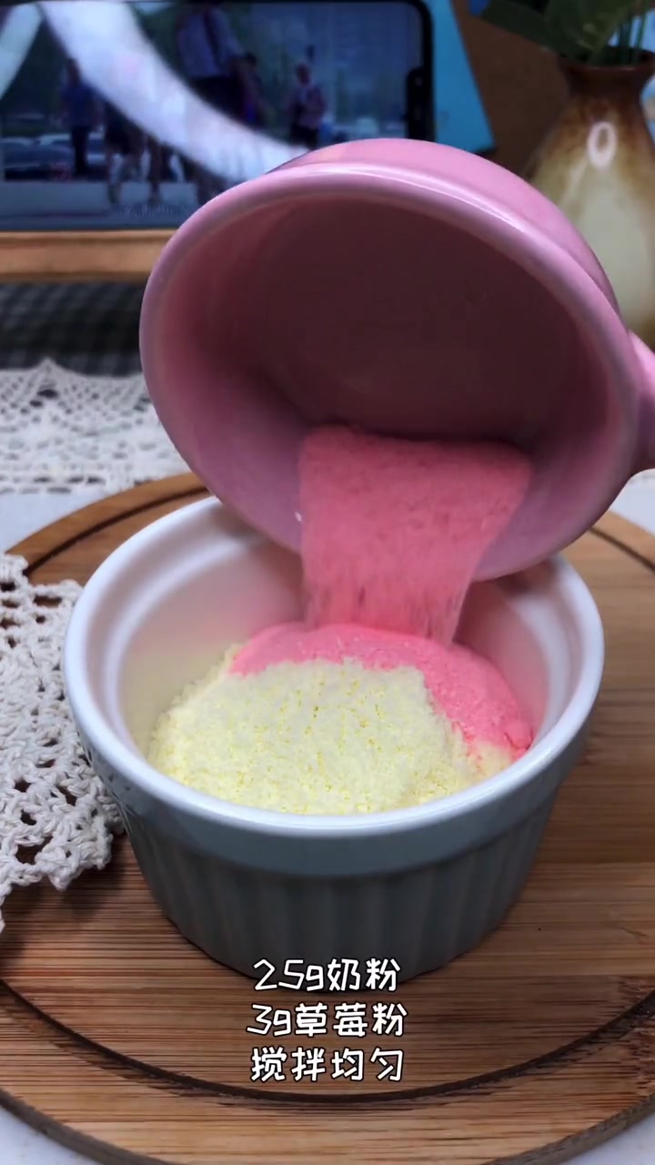 今天做粉丝点的最多的雪花酥,酸甜适中,搭配酥脆的饼干,坚果的香,我们一起来做吧!需要的材料